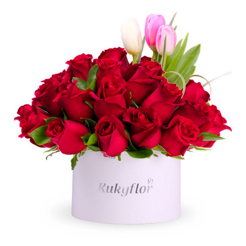 Sombrerera de 30 rosas rojas con 3 tulipanes