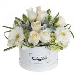 Box of roses, star of Bethlehem, green hydrangeas, white gerberas