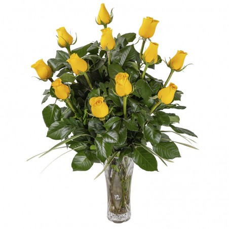 Arreglo de 12 rosas en Florero
