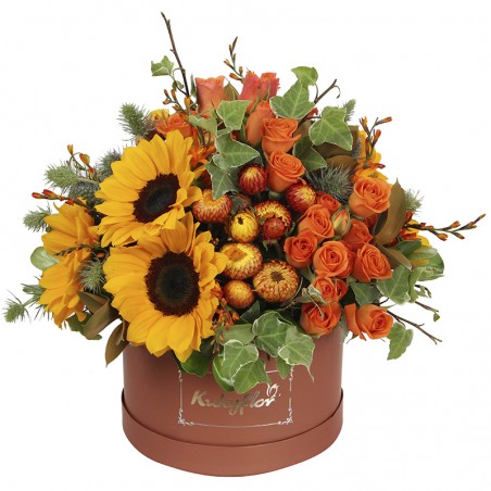 Box of sunflowers with immortelles and mini roses