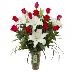 Florero de 12 Rosas Rojas con Liliums Blancos
