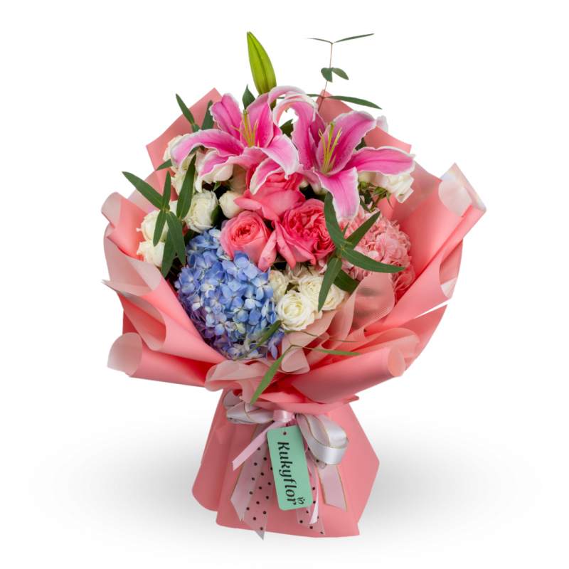 Bouquet of garden roses, lilium and mini rose