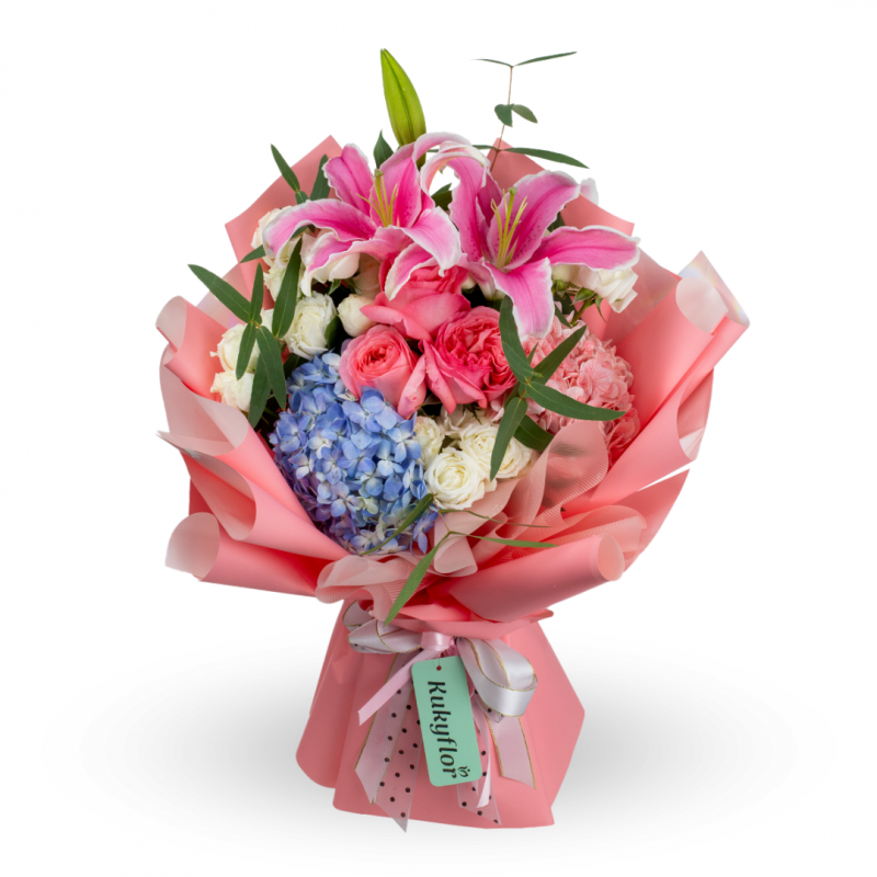 Premium bouquet of garden roses, lilium and mini rose