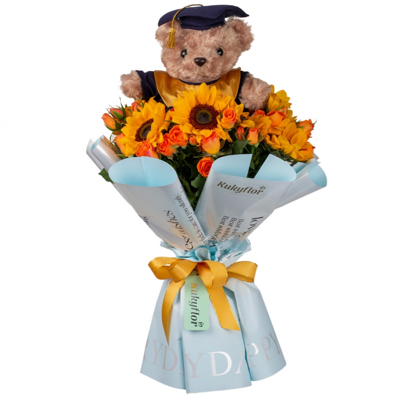 Bouquet of 10 sunflowers with mini orange roses and Dany Graduado