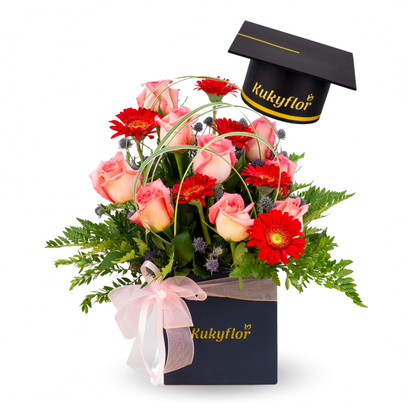 Rosas rosadas con mini gerberas rojas graduación Box Top