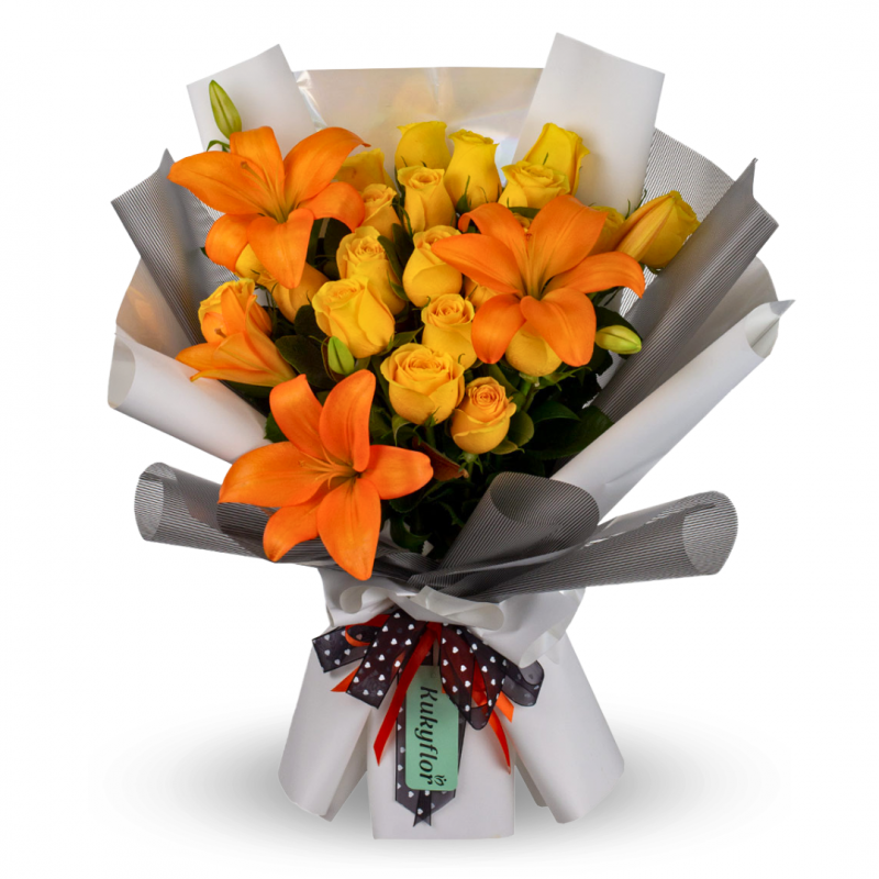 Bouquet of 18 roses with scented lilium