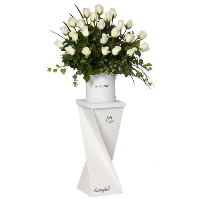Sombrerera de 24 Rosas Blancas D