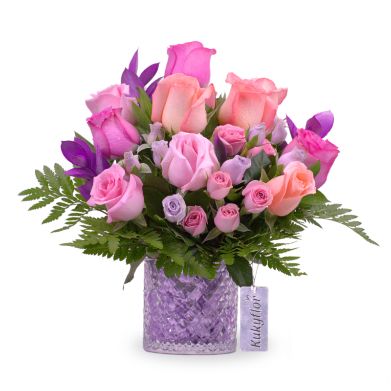Arrangement of 12 roses with mini roses in pastel tones-D