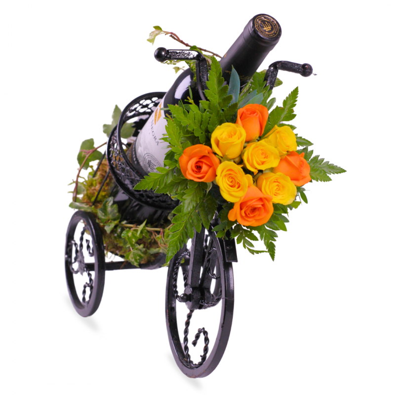 Wine holder with wine and mini roses