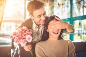 6 Tips para hombres que quieren regalar flores