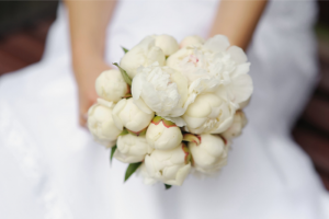 Bouquet de flores blancas.