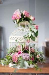 21-ways-to-decorate-your-wedding-venue-with-flowers-sarareeve.com_